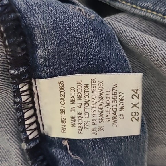 Guess Los Angeles Women's Straight Leg Light Washed Jeans - Size 29x24 - Picture 9 of 14